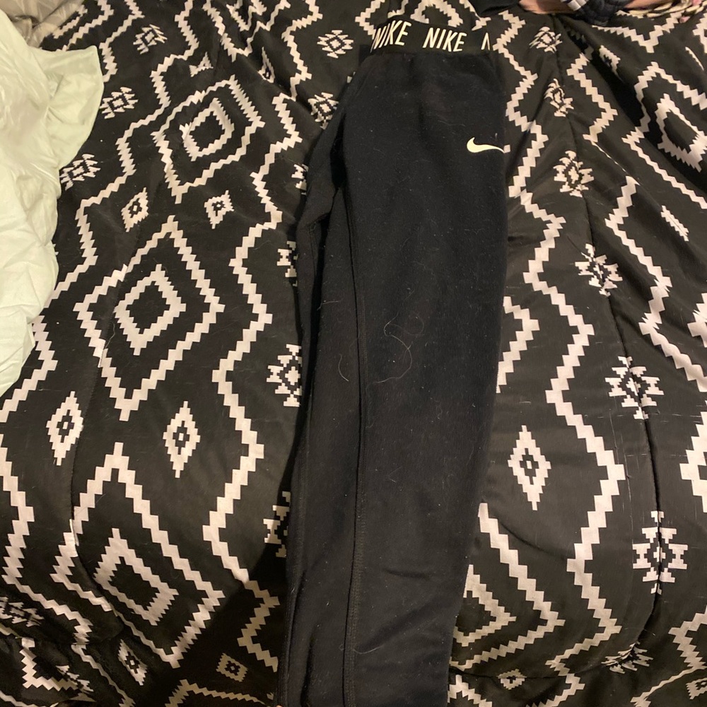 Black nike sweat pants